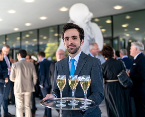 Inauguration du nouveau campus l'EHL... vous prendrez bien un verre de champagne.